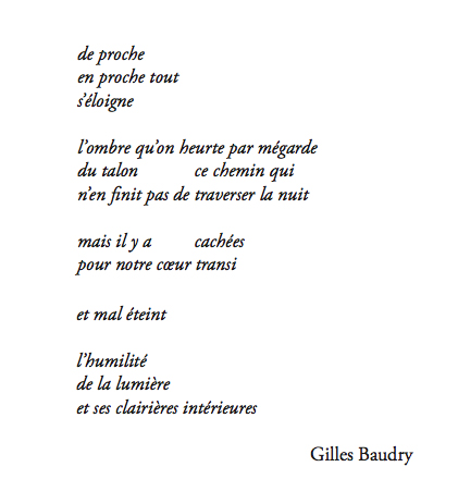 De proche...
